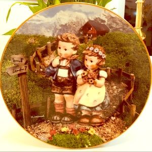 3/$15 ❤️ M.I. Hummel “Country Crossroads” coll.